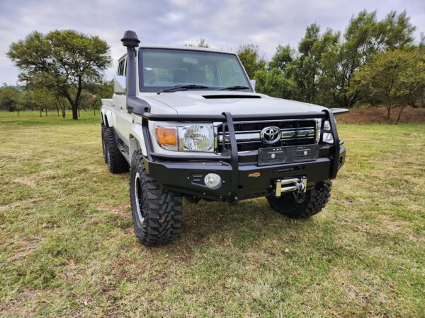 Toyota 6x6 land cruiser