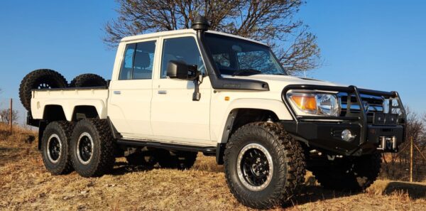 6x6 land cruiser pickup