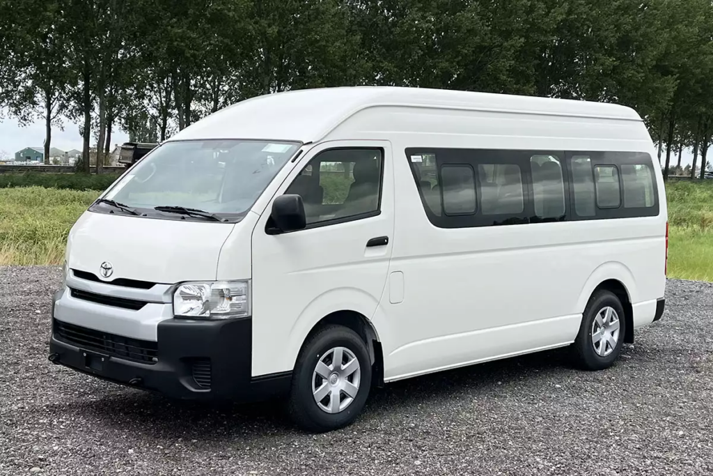 Hiace Bus 2020