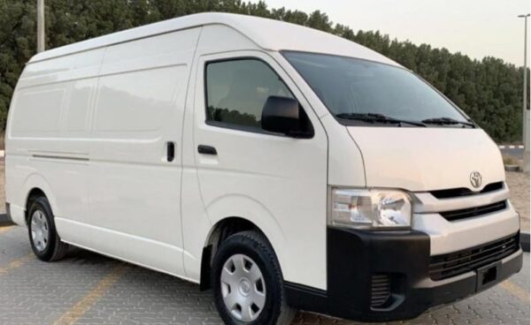 Toyota hiace minibus