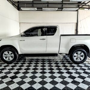 2020 TOYOTA HILUX SMART CAB