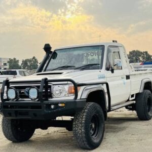 2010 TOYOTA LAND CRUISER PICKUP