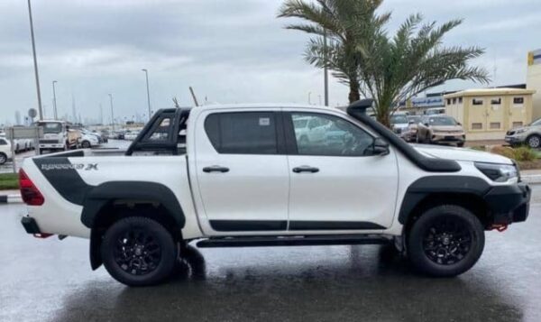 Toyota Hilux Rugged X