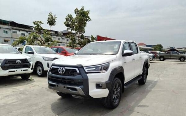 2025 TOYOTA HILUX 2.4 REVO DOUBLE CAB