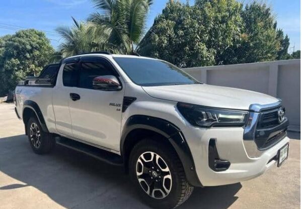 2023 TOYOTA HILUX 2.8 REVO SMARTCAB